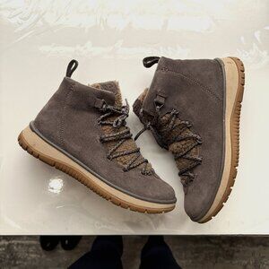 UGG Lakesider Heritage Mid Collection Boot Womens size USA 9